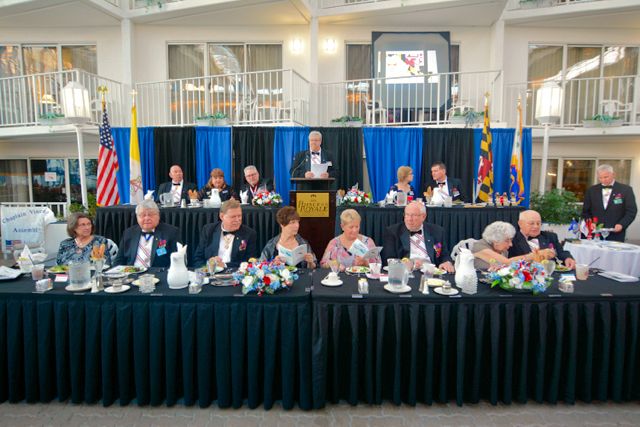 105_030517_Head_Table